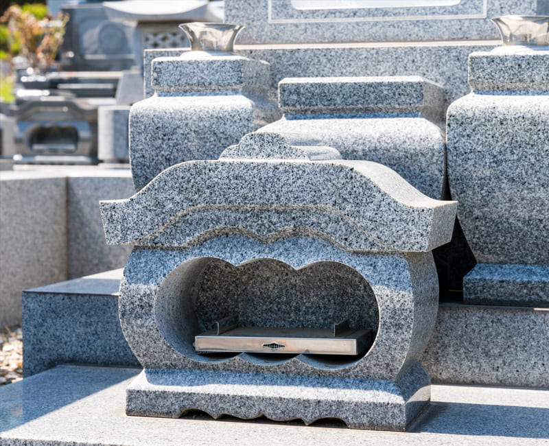 お墓のクリーニングイメージ